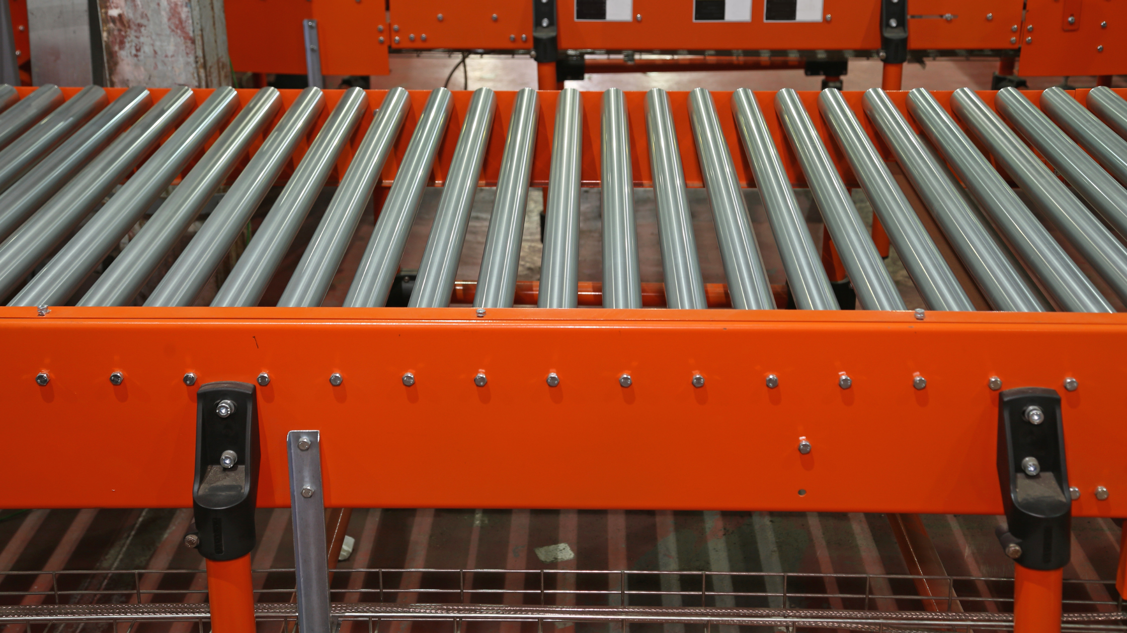 Empty orange conveyor