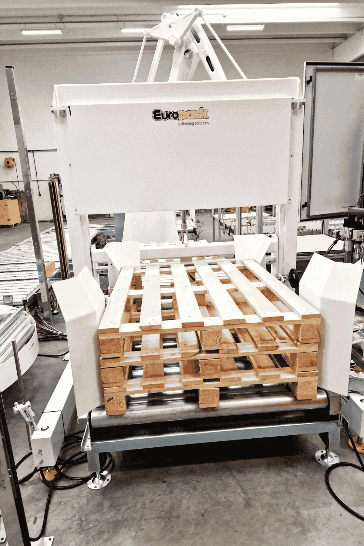 Pallet stacker