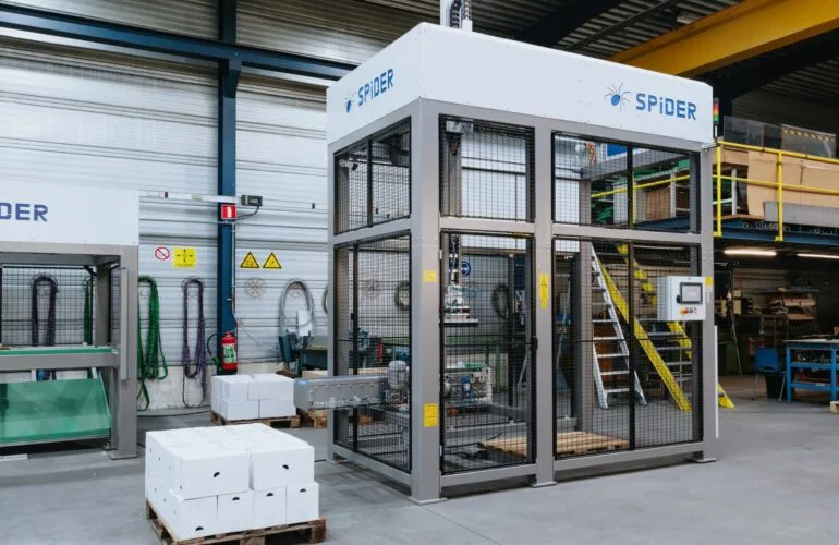 Warehouse palletising robots spider